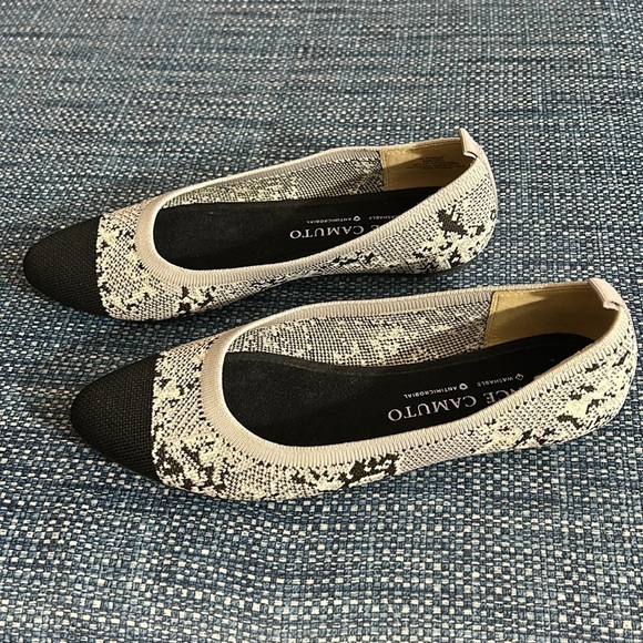 VINCE CAMUTO Femils Knit Cap Toe Flat sz 8 - Picture 3 of 6